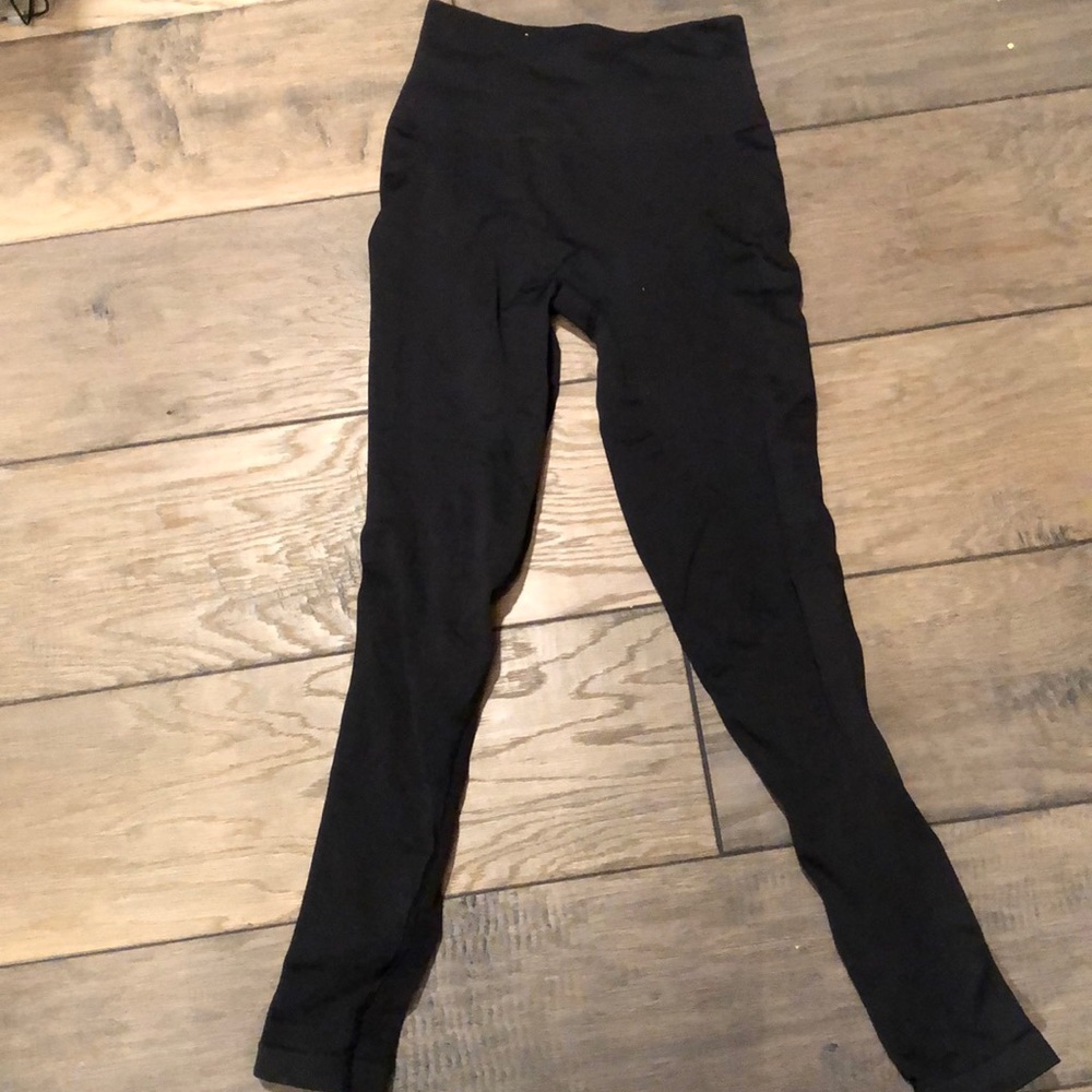 Lululemon Black compression leggings size 6